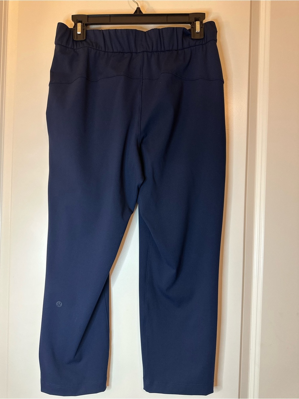 LULULEMON ON THE FLY PANT 7/8 NAVY SIZE 6 - Picture 3 of 9